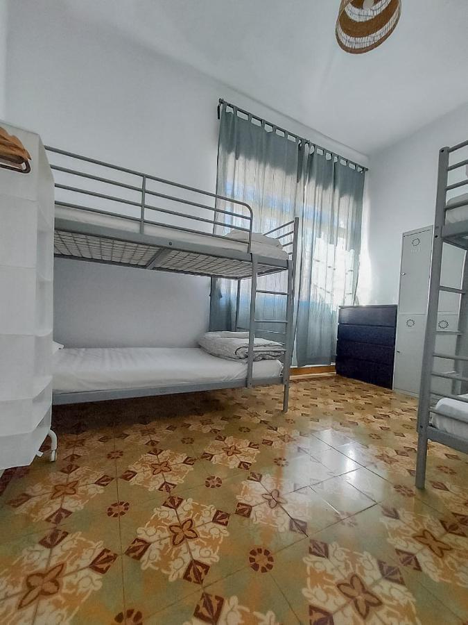 Barbatuke Bed & Bike Hostel มาลากา ภายนอก รูปภาพ