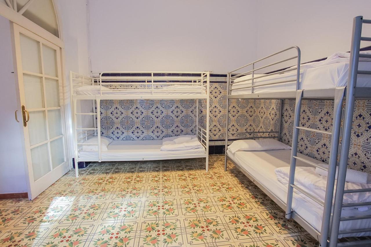 Barbatuke Bed & Bike Hostel มาลากา ภายนอก รูปภาพ
