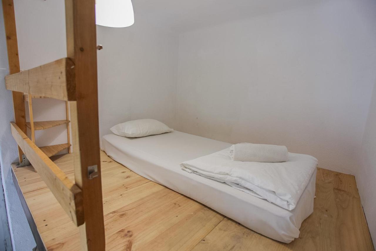 Barbatuke Bed & Bike Hostel มาลากา ภายนอก รูปภาพ
