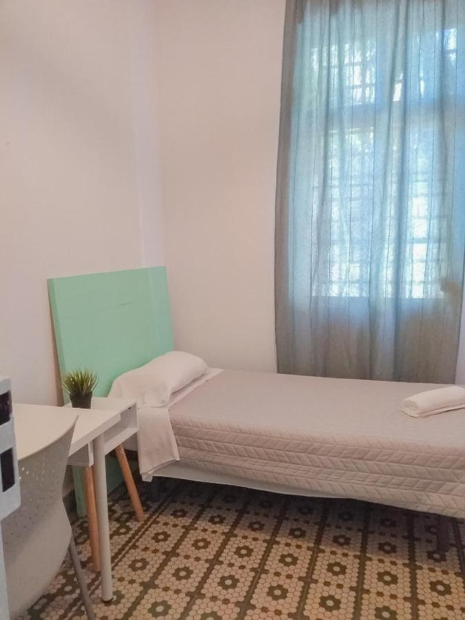 Barbatuke Bed & Bike Hostel มาลากา ภายนอก รูปภาพ
