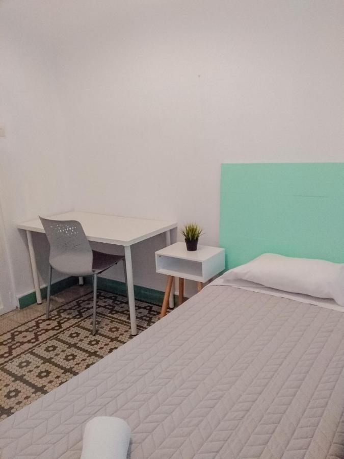 Barbatuke Bed & Bike Hostel มาลากา ภายนอก รูปภาพ
